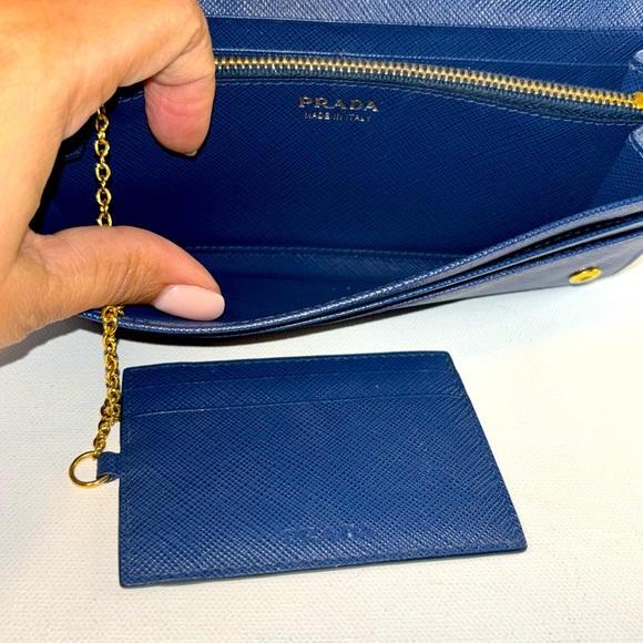 Blue Prada wallet with box and papers - Picture 9 of 15